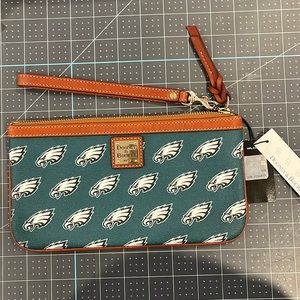 Dooney & Bourne Philadelphia Eagles wristlet green tan NFL NWT New